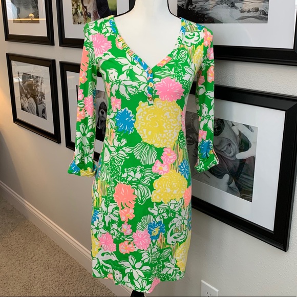 Lilly Pulitzer Dresses & Skirts - 🌴Lilly Pulitzer Palmetto V-neck T-Shirt dress